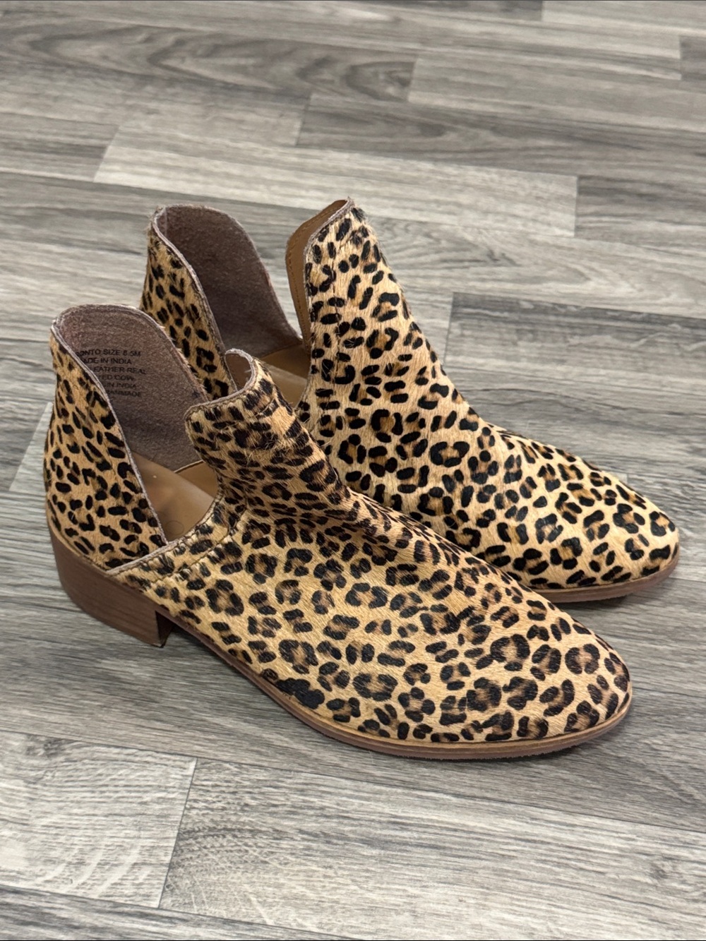 Coconuts by Matisse dyed cow fur leather upper ankle booties women’s sz 8.5M